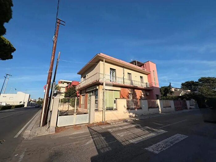 Casa con 6 locali in vendita in Via Ancona, Brindisi