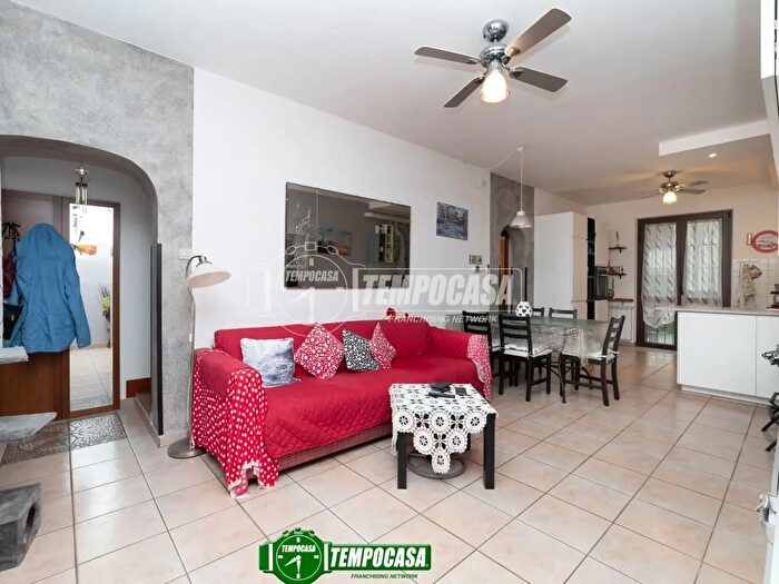 Casa trilocale in vendita in Via Manzoni, Gessate