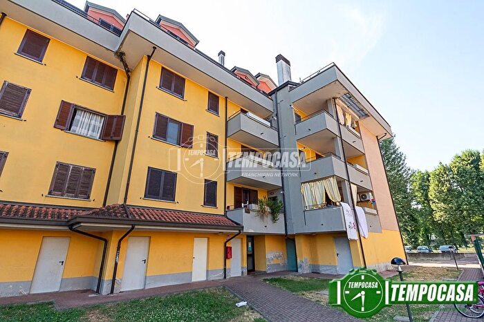 Appartamento trilocale in vendita in Via IV Novembre, Borghetto Lodigiano