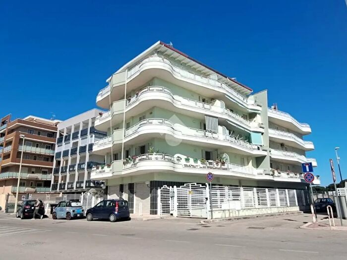 Appartamento trilocale in vendita in Via Minervino, Barletta