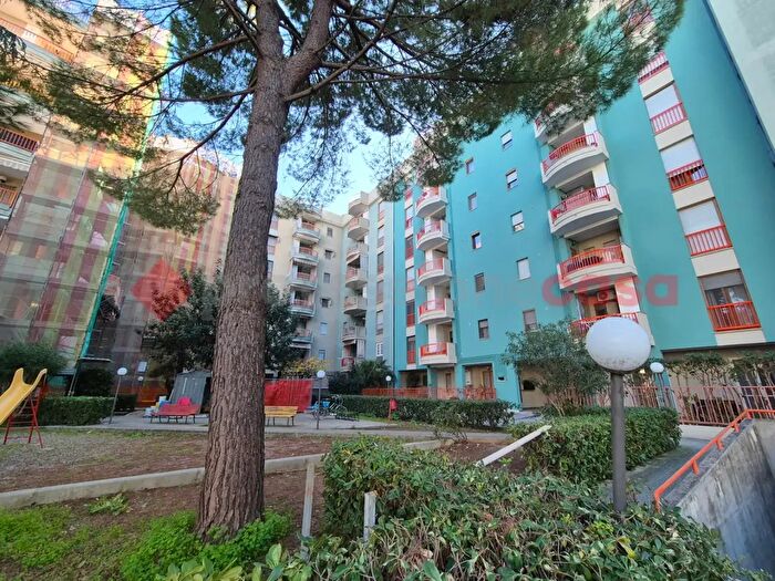 Appartamento quadrilocale in vendita in Via Salvo dAcquisto, Taranto