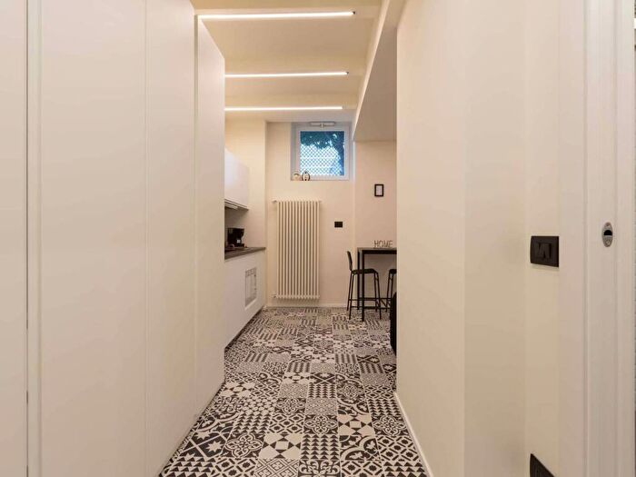 Appartamento monolocale in affitto in Via Palmanova, Cimiano, Milano