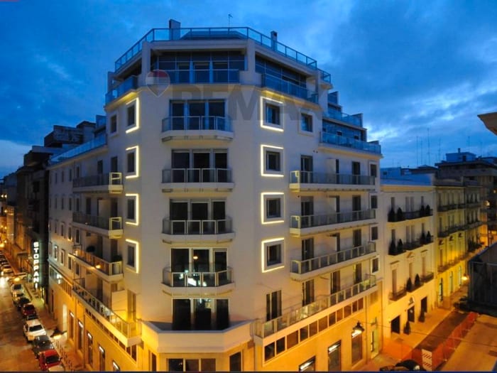 Casa quadrilocale in affitto in Via Calefati, Murat, Bari