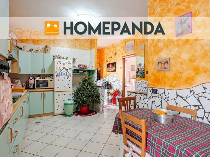 Casa con 7 locali in vendita in Via di Marano, Napoli