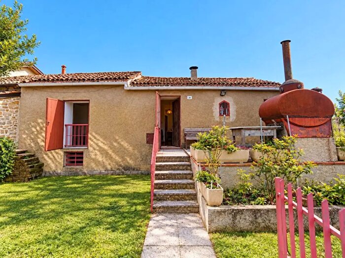 Casa con 8 locali in vendita in Strada Comunale Pittarola, Civitella Di Romagna