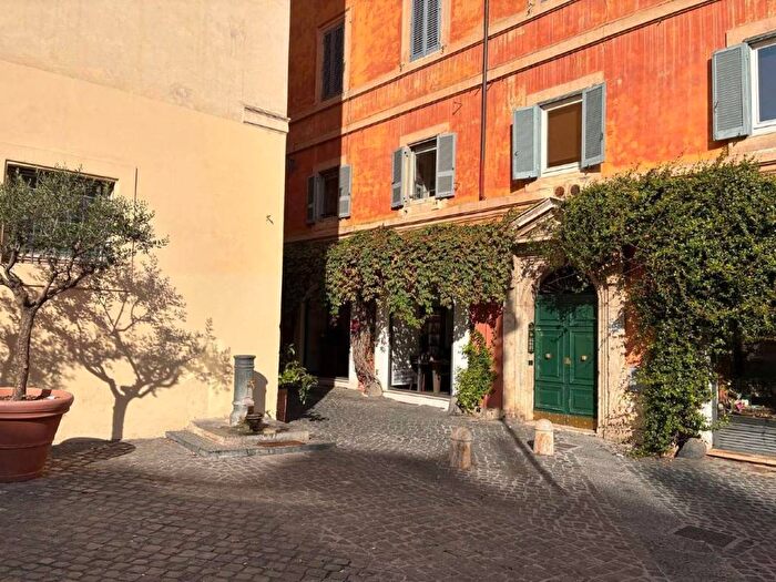 Appartamento trilocale in affitto in vicolo Malpasso, Via Giulia, Roma