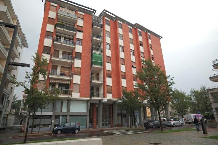 Appartamento trilocale in vendita in Via del Mercato, Cossato