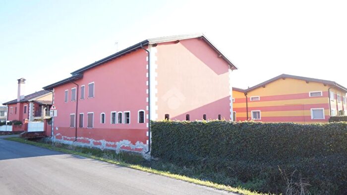 Casa quadrilocale in vendita in Via Borgo, Formigine