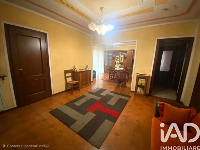 Appartamento con 5 locali in vendita in Via Genova, Volpiano