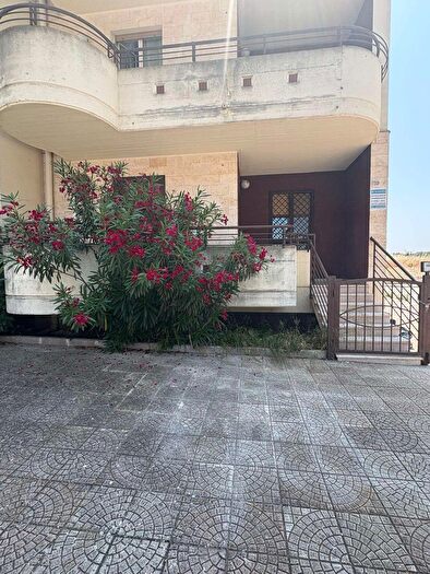 Appartamento con 5 locali in vendita in Canosa Di Puglia