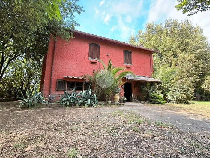 Casa con 8 locali in vendita in Str Teverina, Viterbo