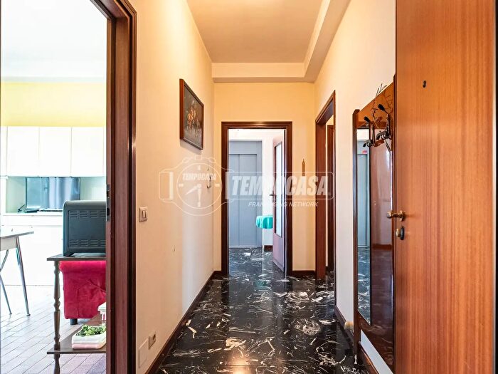 Appartamento trilocale in vendita in Via Piave, Arosio