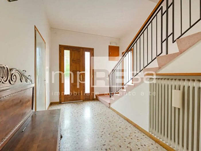 Casa con 8 locali in vendita in Via Generale Gaetano Giardino, Vittorio Veneto