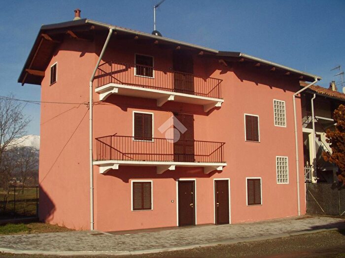 Casa con 6 locali in vendita in Via Borgata Scarione, Pavone Canavese