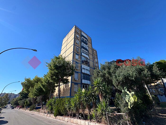 Appartamento con 5 locali in vendita in Viale dell Industria, Taranto