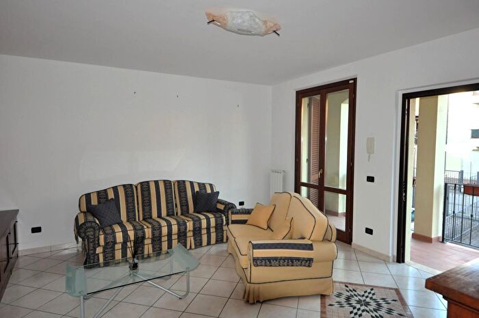 Appartamento trilocale in vendita in Bucine