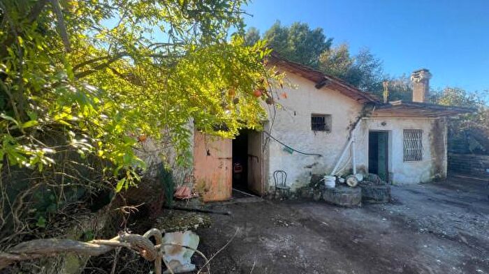 Casa trilocale in vendita in Via Cerreto, Cave