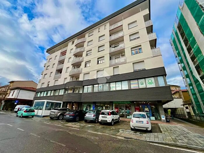 Appartamento quadrilocale in vendita in Viale Montalbano, Quarrata