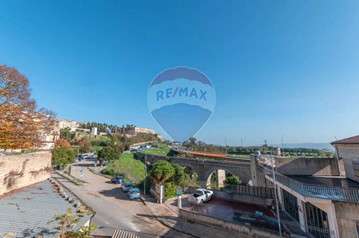 Casa trilocale in vendita in Via Cortona, Caltagirone