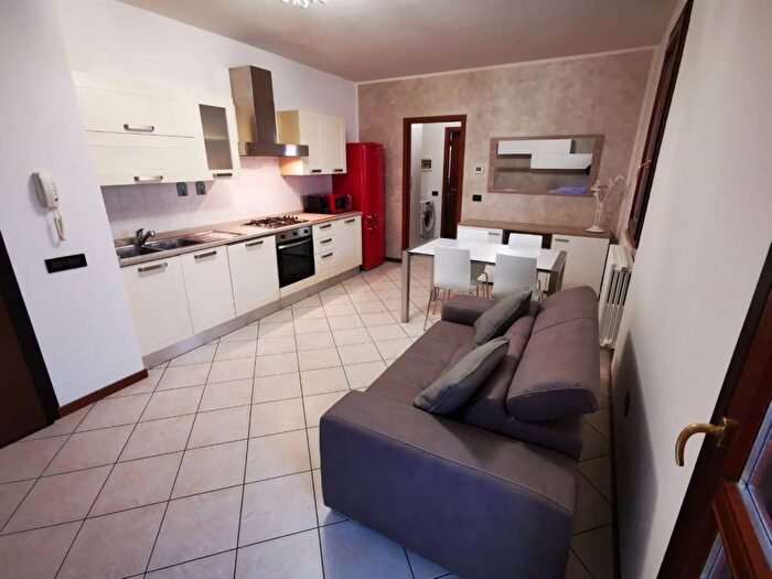 Appartamento bilocale in affitto in Via Grecia, Eremo, Curtatone