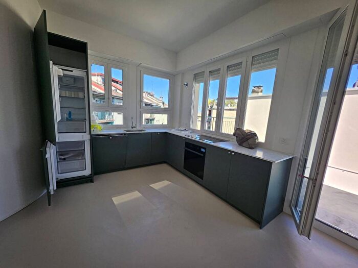 Appartamento trilocale in affitto in Via Giovanni Battista Fauchè, Cenisio, Milano