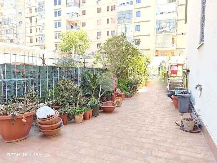 Appartamento con 5 locali in vendita in Via Norvegia, Palermo