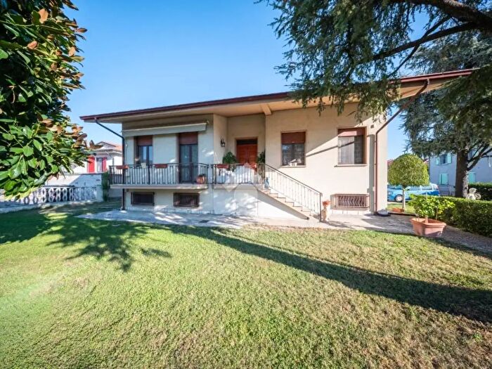 Casa con 5 locali in vendita in Via l Romita, Pegognaga