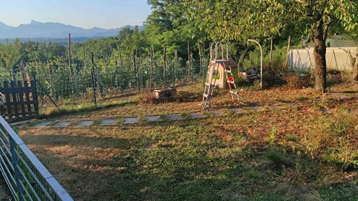 Appartamento con 6 locali in vendita in Tresana