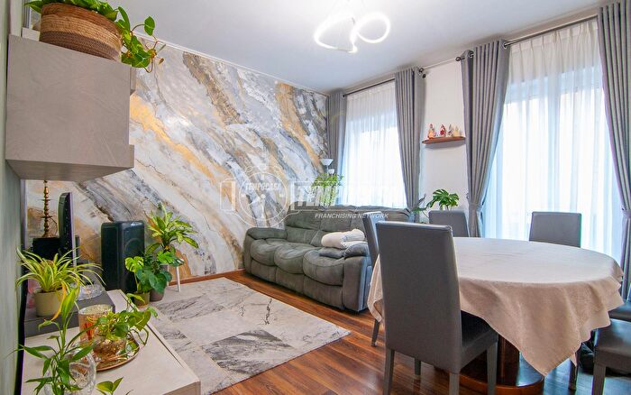 Appartamento quadrilocale in vendita in Via Carlo Belviglieri, Verona