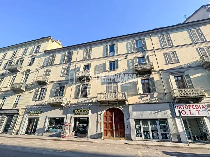 Appartamento trilocale in vendita in Via Nizza, Torino