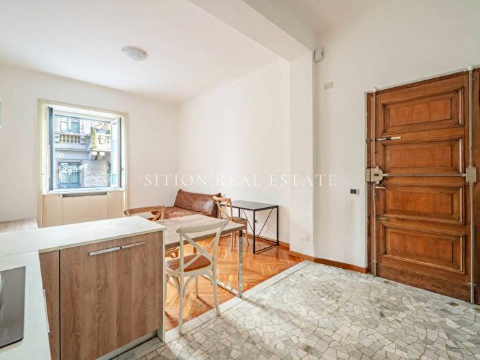 Appartamento trilocale in affitto in Via Gaetano Donizetti, Palestro, Milano