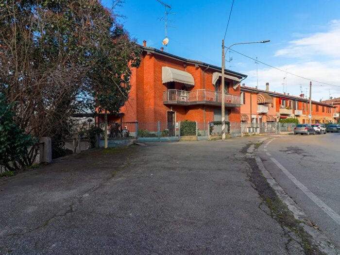 Casa con 7 locali in vendita in Via delle Fonti, Bologna