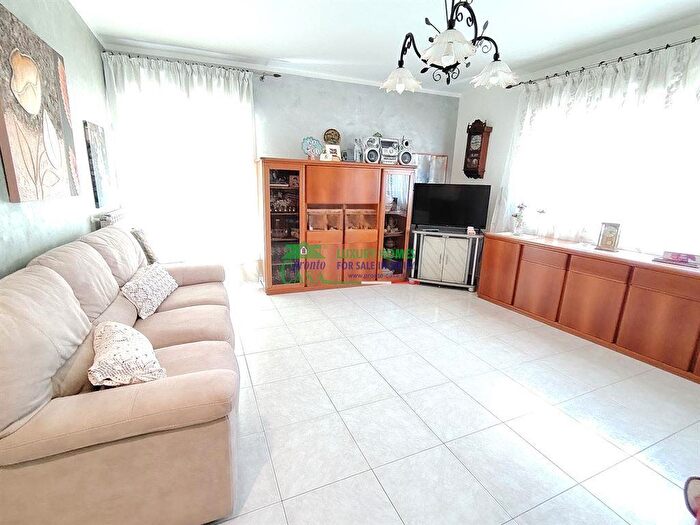 Appartamento con 5 locali in vendita in Via Galileo Galilei, Comiso