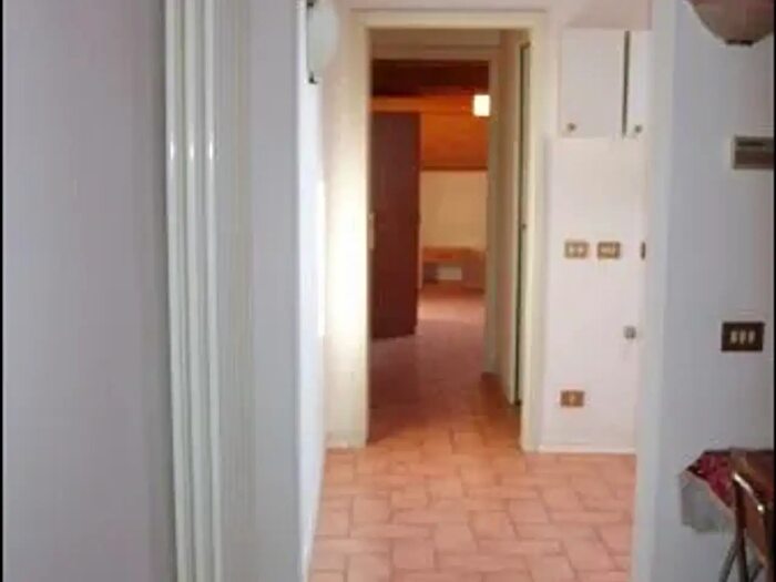 Appartamento trilocale in affitto in Piazza Pomposa, Modena