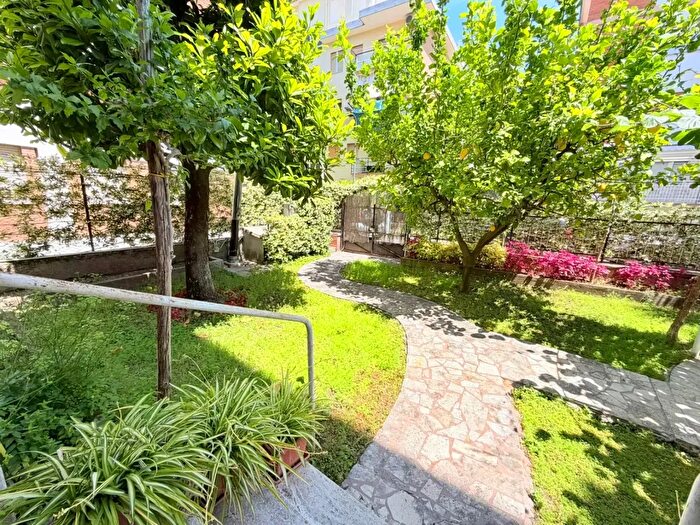 Appartamento trilocale in vendita in Via Messina, Gaeta