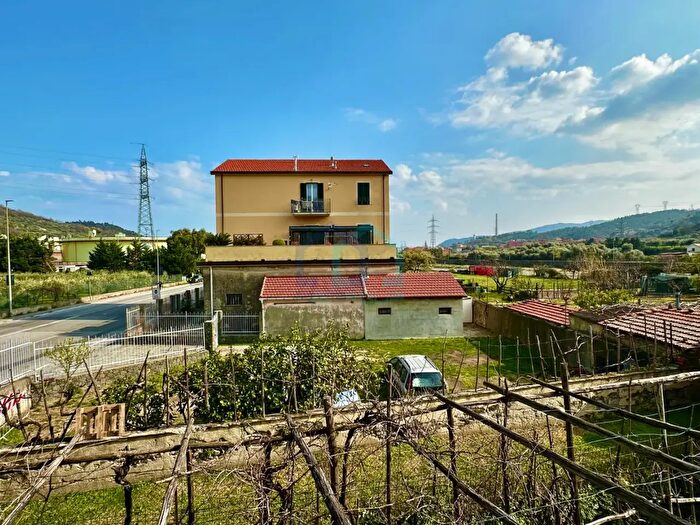 Appartamento con 5 locali in vendita in Via Savona, Quiliano