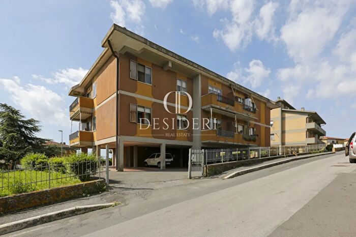 Appartamento trilocale in vendita in Via Puccini Scansano, Scansano