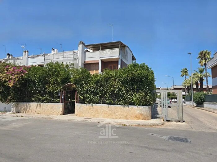 Casa con 6 locali in vendita in Via Luigi Mariano, Lecce