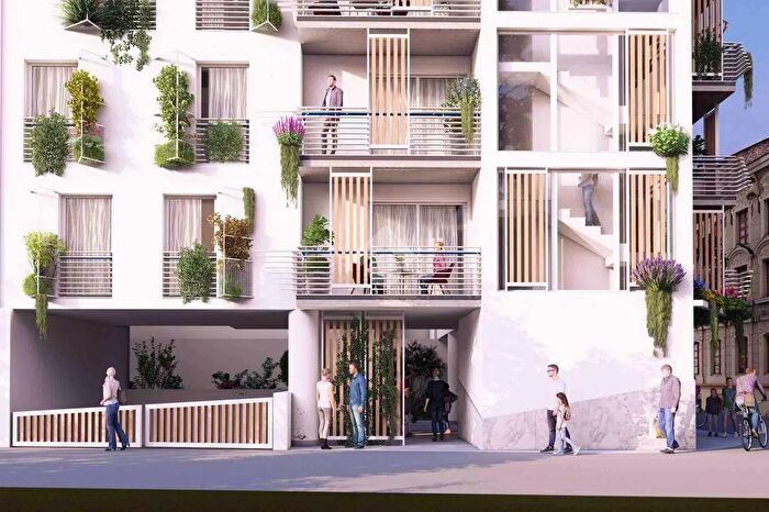 Appartamento quadrilocale in vendita in Via Claudio, Caserta