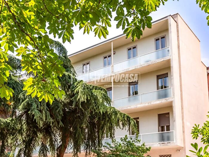 Appartamento con 10 locali in vendita in Corso Stati Uniti, Torino