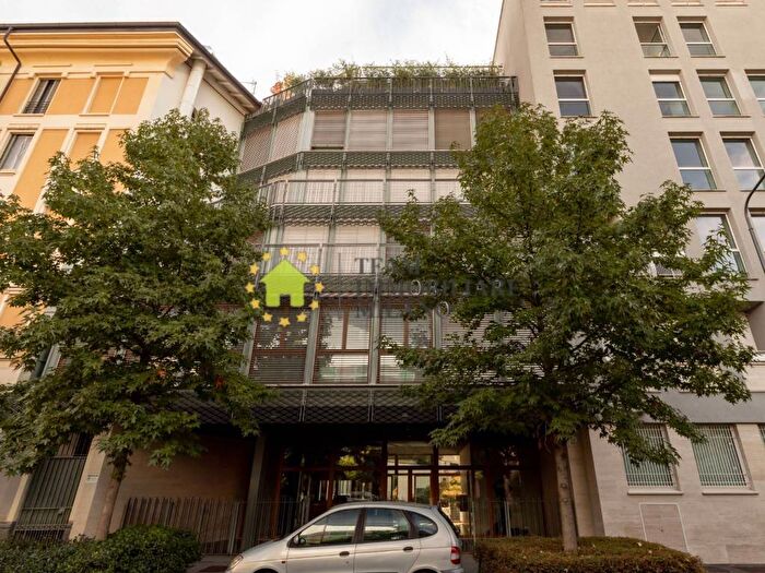 Appartamento trilocale in affitto in Via Correggio, De Angeli, Milano