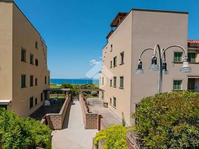 Appartamento trilocale in vendita in Via I Boboli, Castiglione Della Pescaia