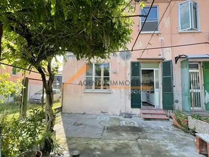 Casa con 5 locali in vendita in Circonvallazione Piazza d'Armi, Ravenna