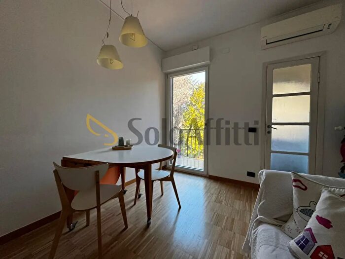 Appartamento bilocale in affitto in Via Desenzano, Milano