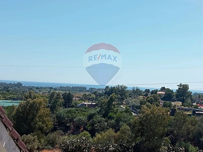 Appartamento trilocale in vendita in Via Monteforte Banco, Calatabiano