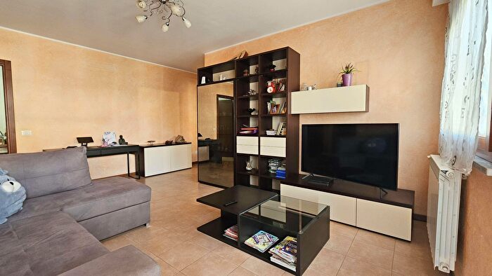 Appartamento trilocale in vendita in Vanzago