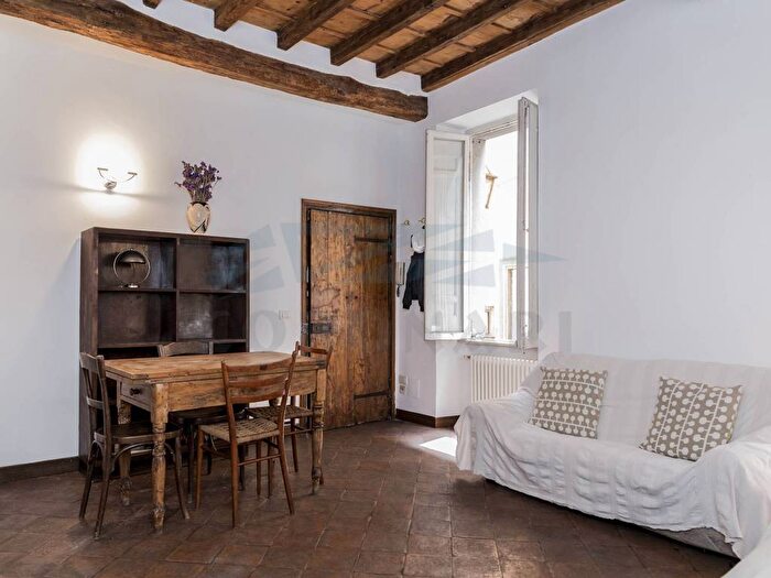 Appartamento trilocale in affitto in Vicolo del Bologna, Trastevere, Roma