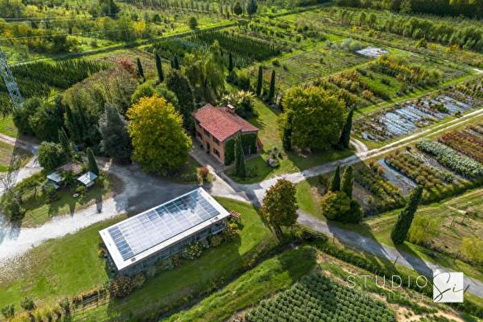 Casa con 6 locali in vendita in Via Traversa del Pillone, Pistoia