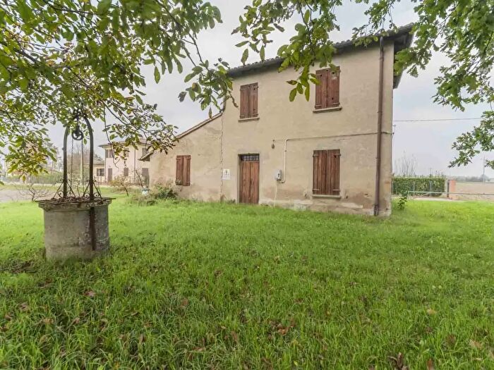 Casa monolocale in vendita in Via Piave, Galliera