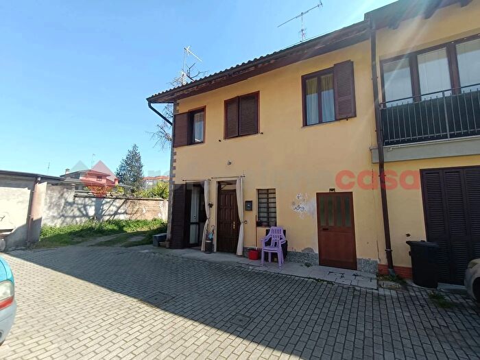 Appartamento bilocale in vendita in Via Gorizia, Dairago